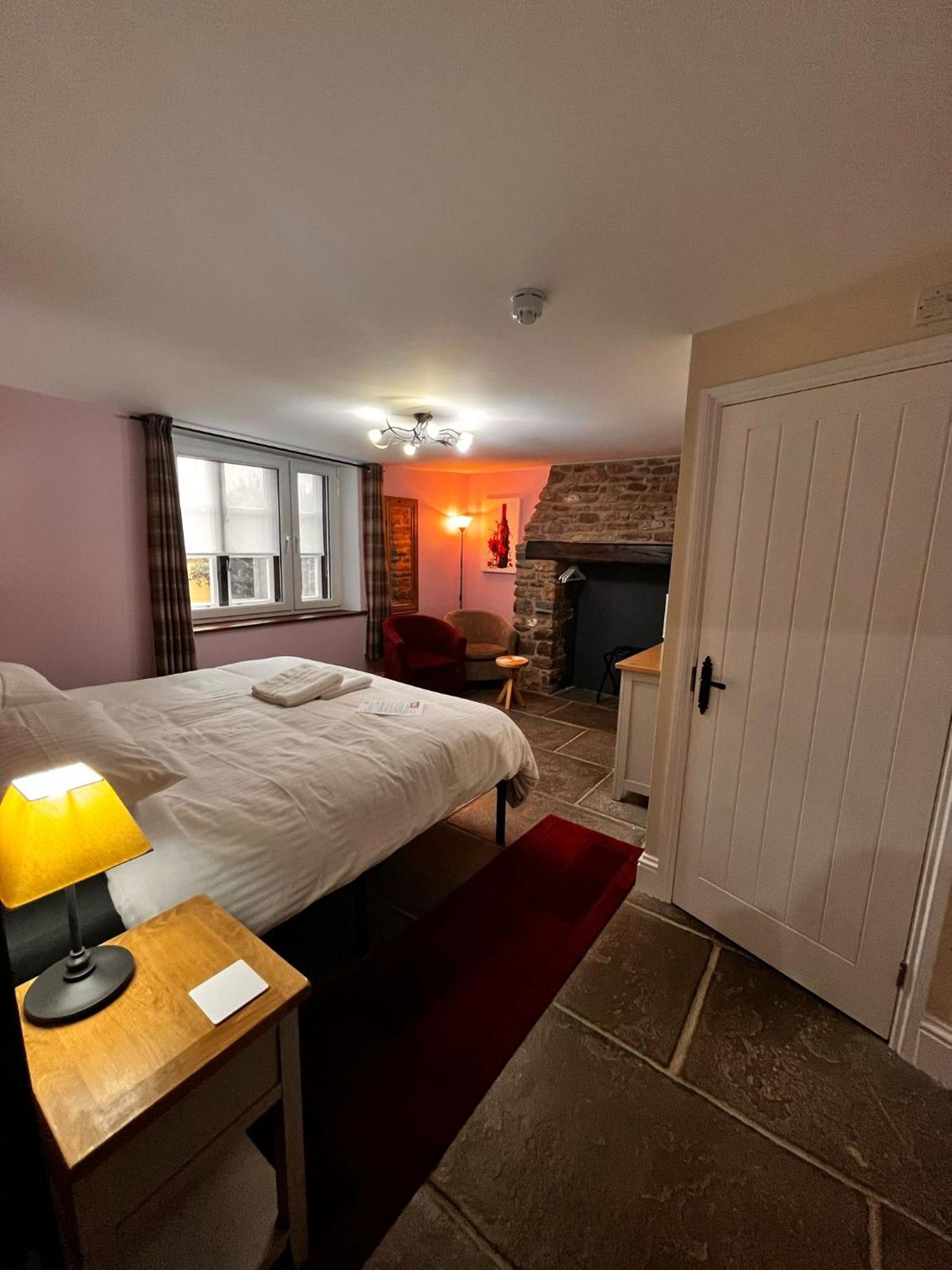 Bed and Breakfast Old Manor House Axbridge Exterior foto